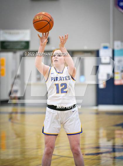 Thumbnail 3 in Toutle Lake vs Adna (WIAA 2B District Playoff) photogallery.
