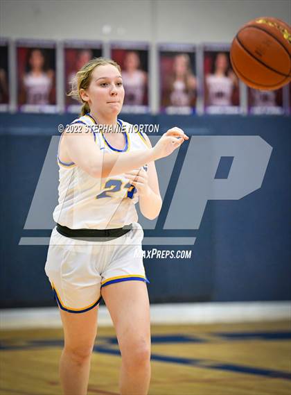 Thumbnail 2 in Toutle Lake vs Adna (WIAA 2B District Playoff) photogallery.