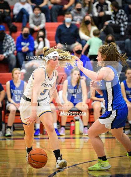 Thumbnail 2 in Toutle Lake vs Adna (WIAA 2B District Playoff) photogallery.