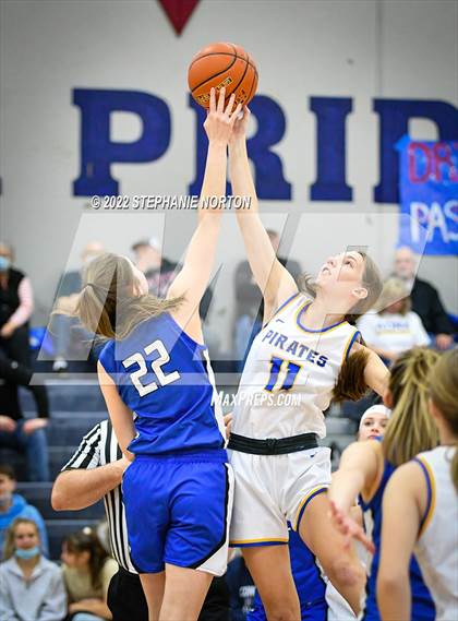 Thumbnail 3 in Toutle Lake vs Adna (WIAA 2B District Playoff) photogallery.