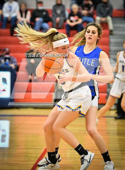 Thumbnail 3 in Toutle Lake vs Adna (WIAA 2B District Playoff) photogallery.