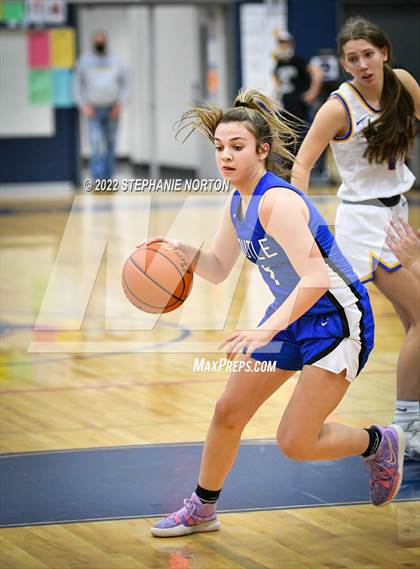 Thumbnail 3 in Toutle Lake vs Adna (WIAA 2B District Playoff) photogallery.