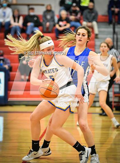 Thumbnail 1 in Toutle Lake vs Adna (WIAA 2B District Playoff) photogallery.