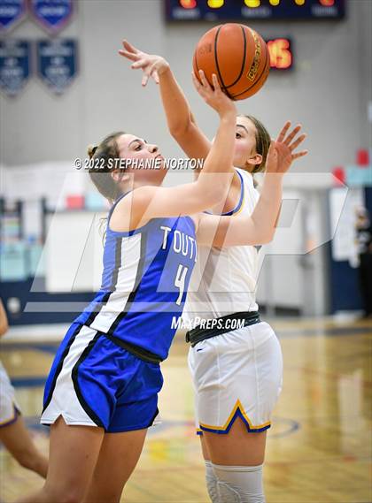 Thumbnail 1 in Toutle Lake vs Adna (WIAA 2B District Playoff) photogallery.