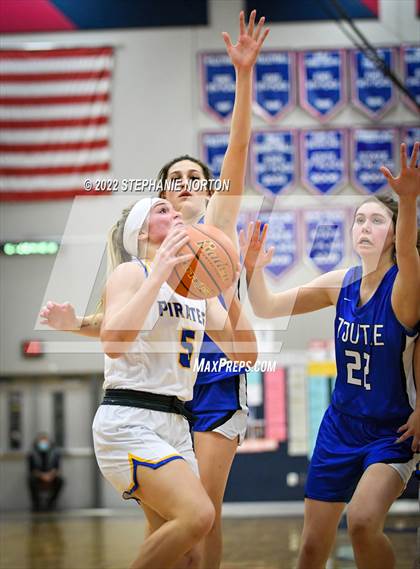 Thumbnail 2 in Toutle Lake vs Adna (WIAA 2B District Playoff) photogallery.
