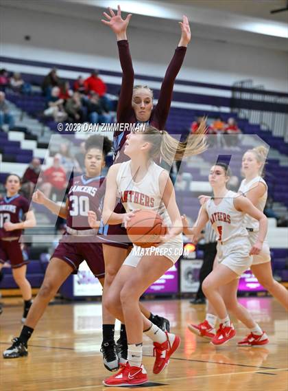 Thumbnail 2 in Bloomsburg vs. Loyalsock Township (PIAA D4 3A Semifinal) photogallery.