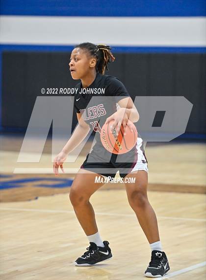 Thumbnail 1 in Pearland vs Judson (McDonald's Texas Invitational) photogallery.