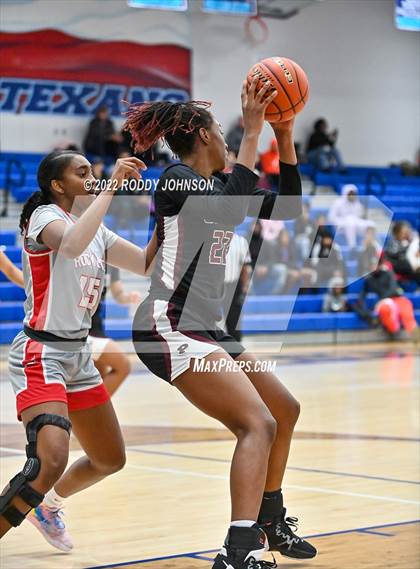 Thumbnail 2 in Pearland vs Judson (McDonald's Texas Invitational) photogallery.