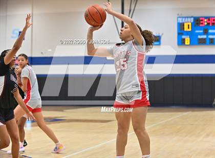 Thumbnail 2 in Pearland vs Judson (McDonald's Texas Invitational) photogallery.