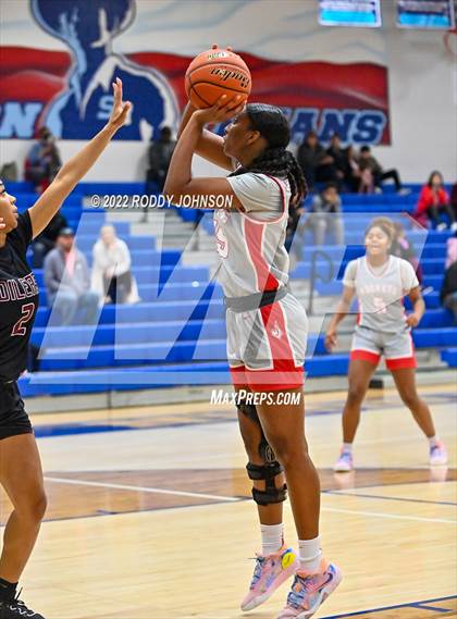 Thumbnail 2 in Pearland vs Judson (McDonald's Texas Invitational) photogallery.