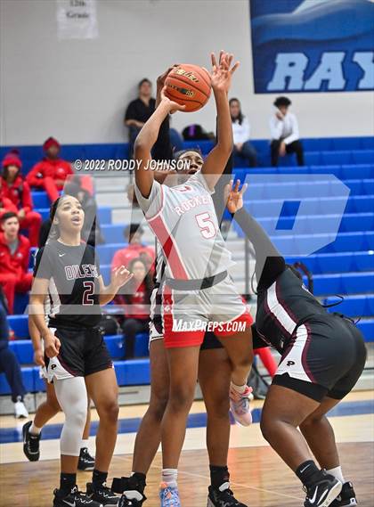 Thumbnail 2 in Pearland vs Judson (McDonald's Texas Invitational) photogallery.