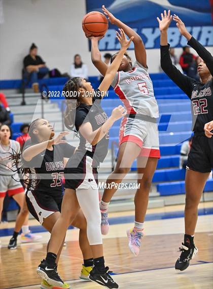 Thumbnail 1 in Pearland vs Judson (McDonald's Texas Invitational) photogallery.