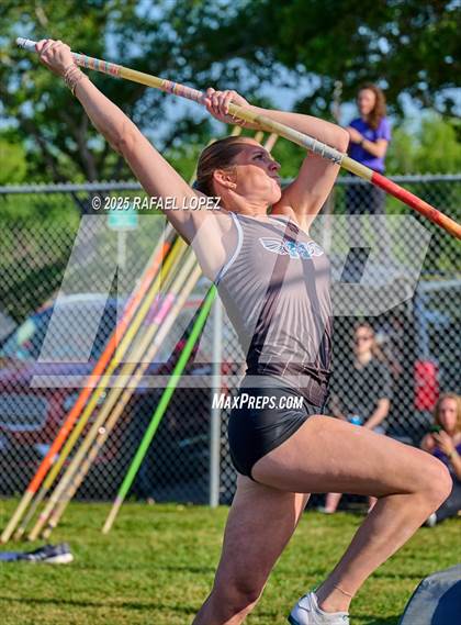 Thumbnail 3 in UIL 6A Track & Field Area 21&22 (Pole Vault) photogallery.