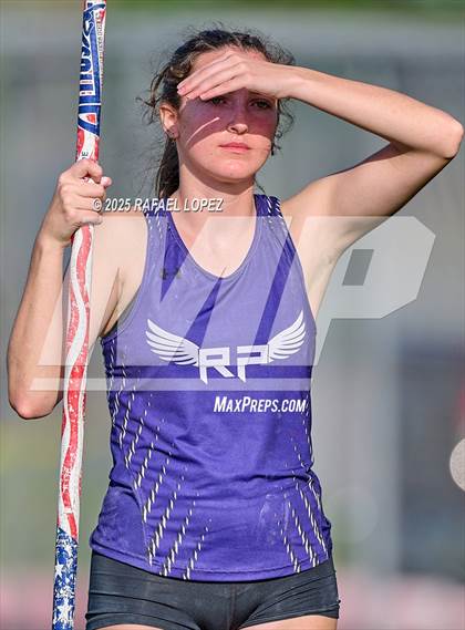 Thumbnail 1 in UIL 6A Track & Field Area 21&22 (Pole Vault) photogallery.