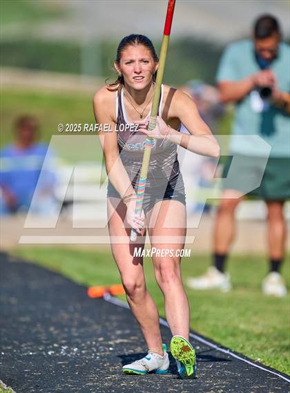 Thumbnail 3 in UIL 6A Track & Field Area 21&22 (Pole Vault) photogallery.
