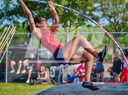 Thumbnail 3 in UIL 6A Track & Field Area 21&22 (Pole Vault) photogallery.