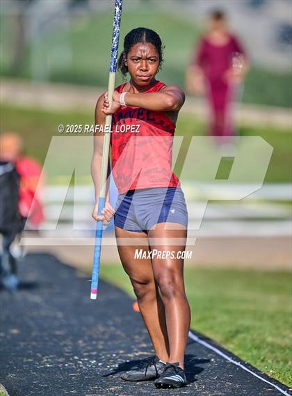 Thumbnail 3 in UIL 6A Track & Field Area 21&22 (Pole Vault) photogallery.