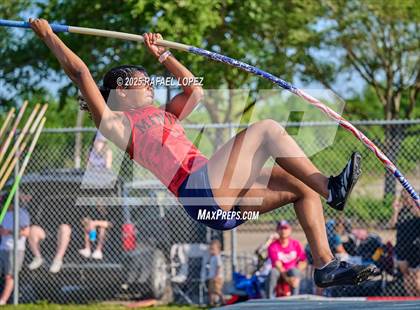 Thumbnail 3 in UIL 6A Track & Field Area 21&22 (Pole Vault) photogallery.
