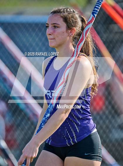 Thumbnail 2 in UIL 6A Track & Field Area 21&22 (Pole Vault) photogallery.
