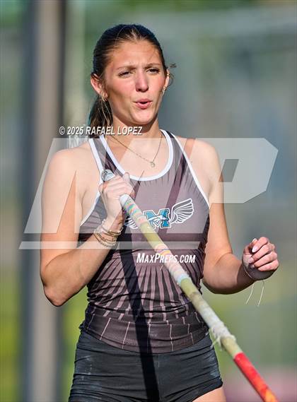 Thumbnail 2 in UIL 6A Track & Field Area 21&22 (Pole Vault) photogallery.