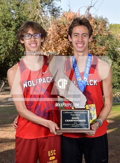 Thumbnail 1 in CIF State Cross Country Championships (Boys Awards) photogallery.