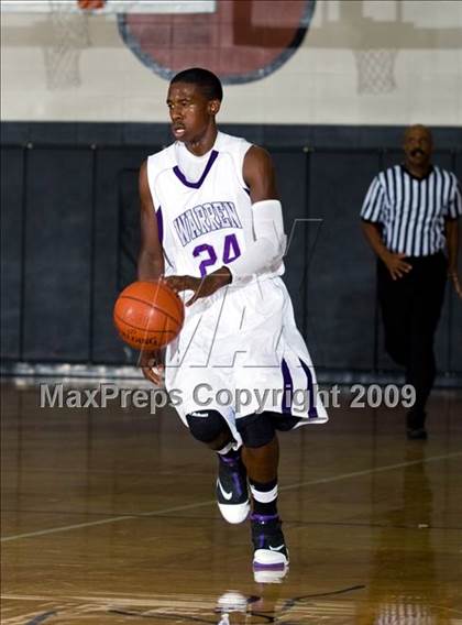 Thumbnail 2 in Warren vs. Manvel (McDonalds Texas Invitational) photogallery.