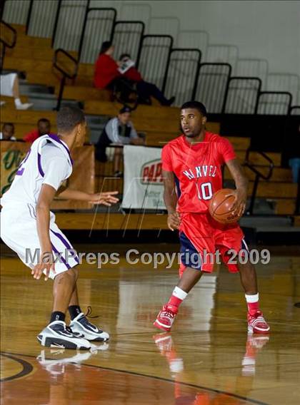 Thumbnail 2 in Warren vs. Manvel (McDonalds Texas Invitational) photogallery.