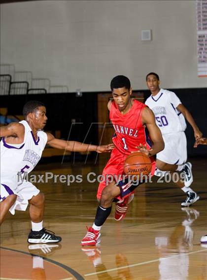 Thumbnail 1 in Warren vs. Manvel (McDonalds Texas Invitational) photogallery.