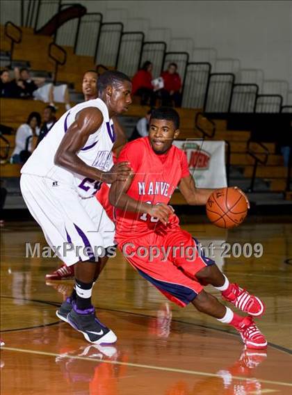 Thumbnail 3 in Warren vs. Manvel (McDonalds Texas Invitational) photogallery.
