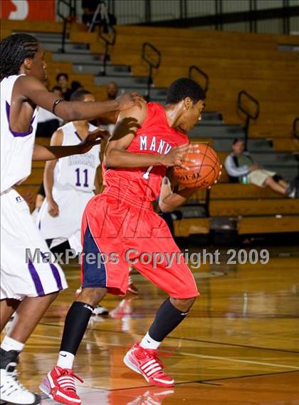 Thumbnail 1 in Warren vs. Manvel (McDonalds Texas Invitational) photogallery.