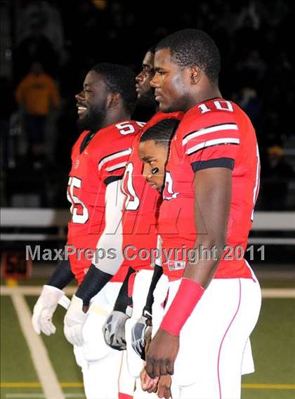 Thumbnail 2 in Glenville vs. St. Edward (OHSAA D1 Regional Semifinal) photogallery.