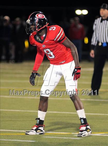 Thumbnail 3 in Glenville vs. St. Edward (OHSAA D1 Regional Semifinal) photogallery.