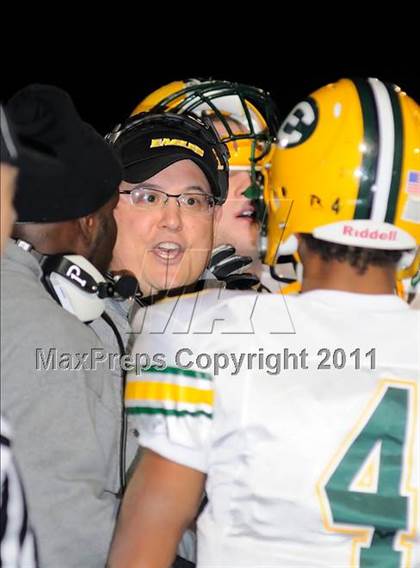 Thumbnail 3 in Glenville vs. St. Edward (OHSAA D1 Regional Semifinal) photogallery.