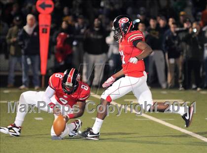 Thumbnail 3 in Glenville vs. St. Edward (OHSAA D1 Regional Semifinal) photogallery.