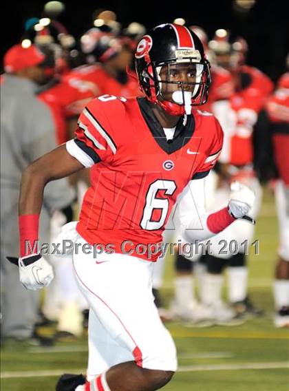 Thumbnail 2 in Glenville vs. St. Edward (OHSAA D1 Regional Semifinal) photogallery.