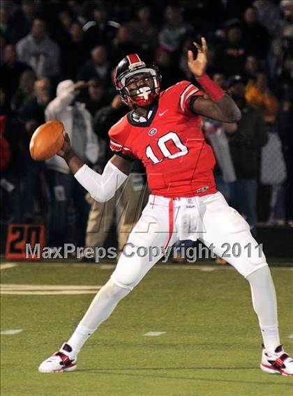 Thumbnail 2 in Glenville vs. St. Edward (OHSAA D1 Regional Semifinal) photogallery.