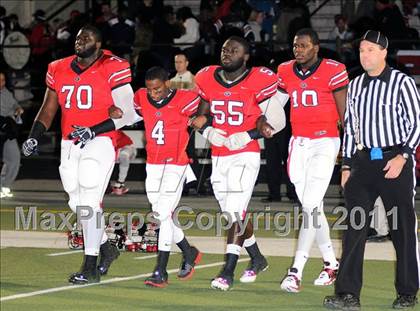 Thumbnail 3 in Glenville vs. St. Edward (OHSAA D1 Regional Semifinal) photogallery.