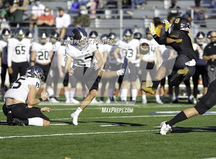 Thumbnail 3 in Brennan vs. Vandegrift (UIL 6A Division 2 Regional Playoff) photogallery.