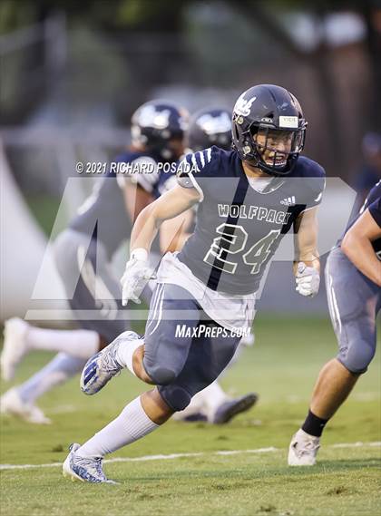 Thumbnail 3 in Sanger vs. Clovis East photogallery.