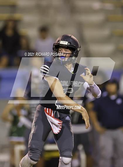 Thumbnail 2 in Sanger vs. Clovis East photogallery.