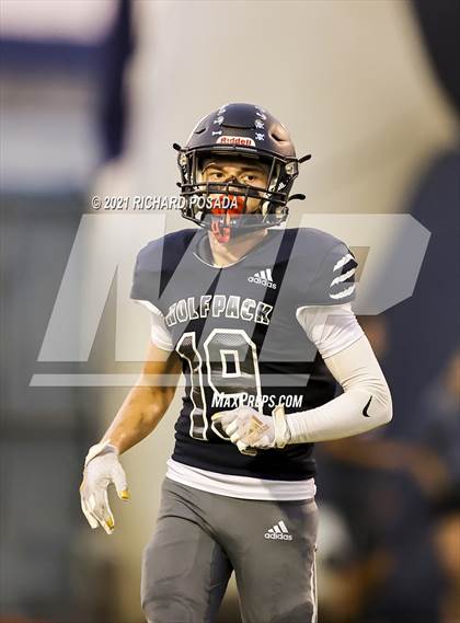 Thumbnail 1 in Sanger vs. Clovis East photogallery.