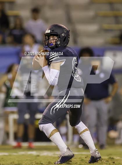 Thumbnail 3 in Sanger vs. Clovis East photogallery.