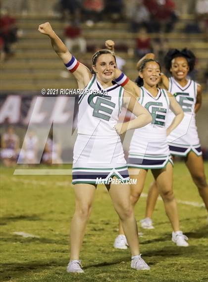 Thumbnail 2 in Sanger vs. Clovis East photogallery.