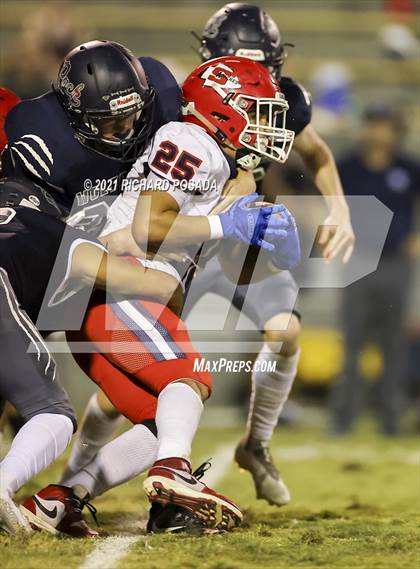 Thumbnail 3 in Sanger vs. Clovis East photogallery.