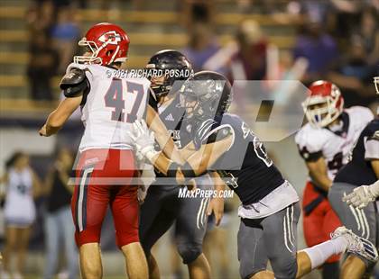 Thumbnail 2 in Sanger vs. Clovis East photogallery.
