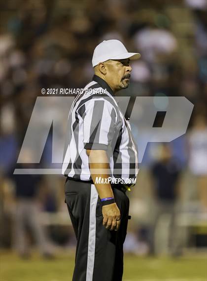 Thumbnail 2 in Sanger vs. Clovis East photogallery.