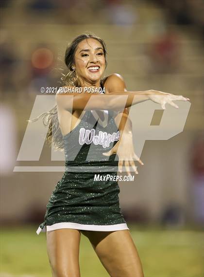 Thumbnail 3 in Sanger vs. Clovis East photogallery.
