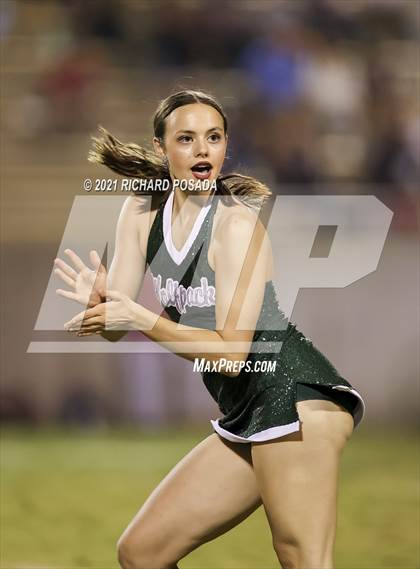 Thumbnail 3 in Sanger vs. Clovis East photogallery.