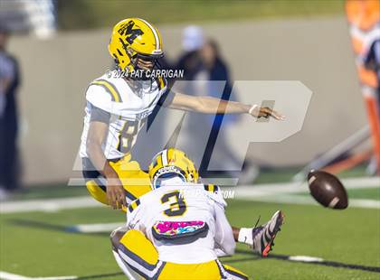 Thumbnail 1 in Fort Bend Marshall @ University (UIL Football 5A DII Bi-District Playoff) photogallery.