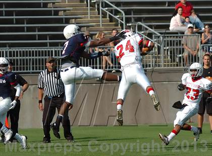 Thumbnail 3 in Hall Of Fame Classic (Military Bowl) photogallery.